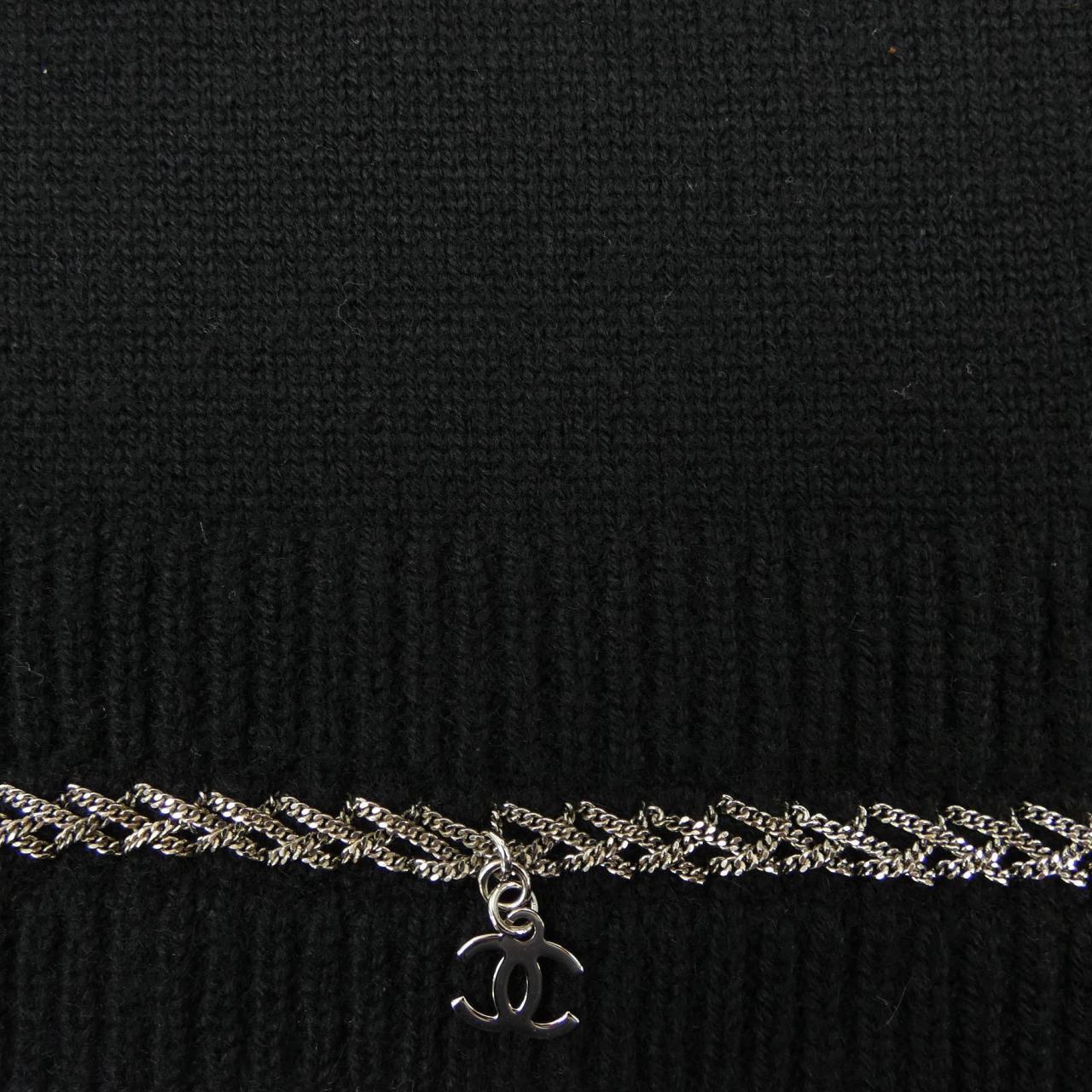 CHANEL MUFFLER