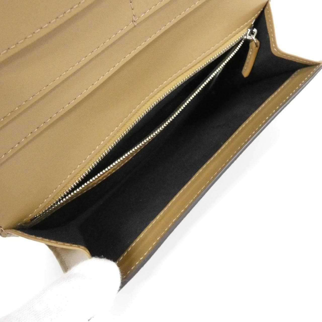 【新品】フェンディ 7M0264 AJF8 財布