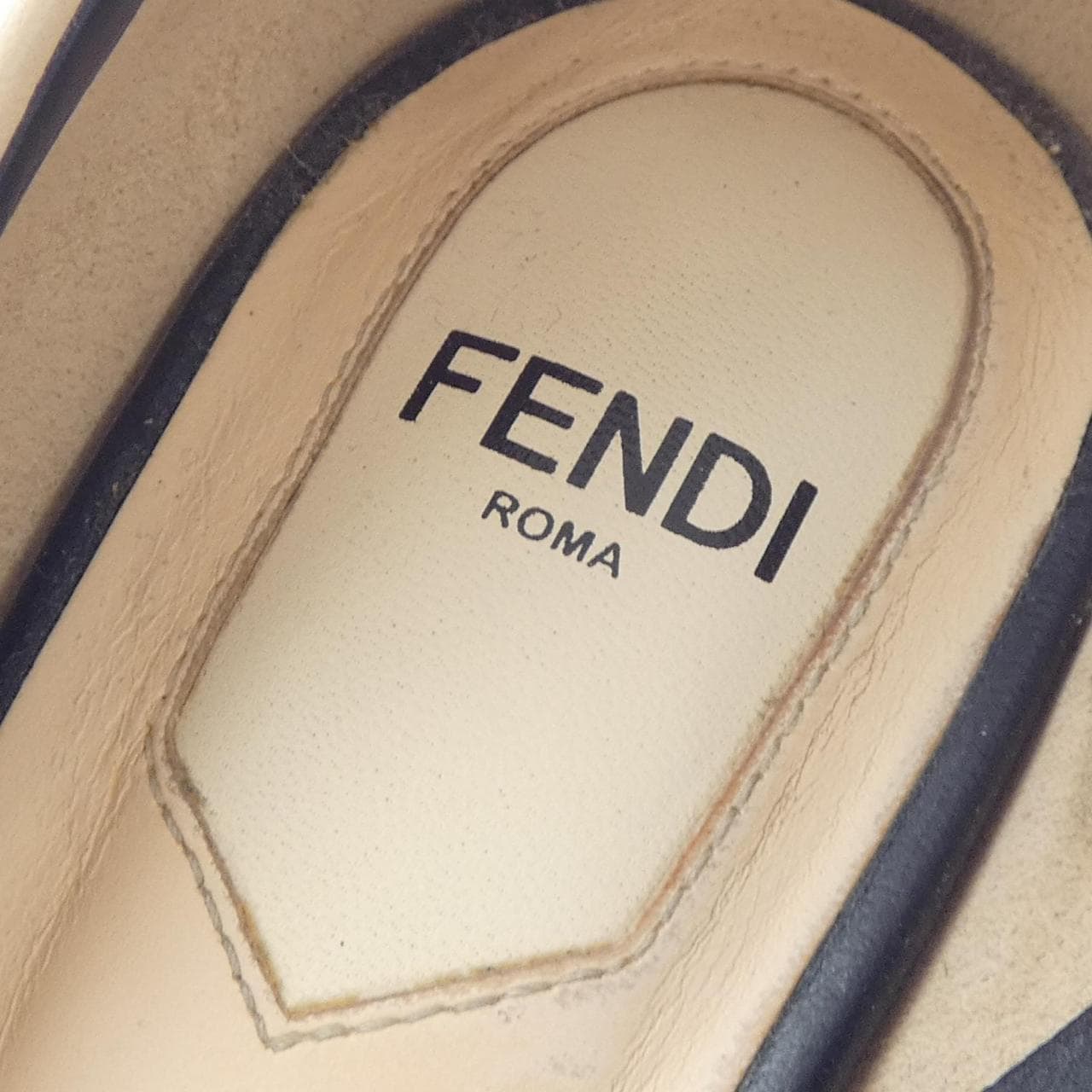 フェンディ FENDI パンプス