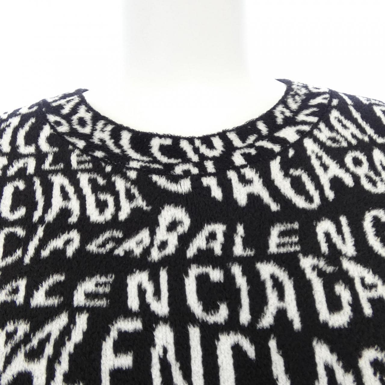 バレンシアガ BALENCIAGA 583162 T5122 ニット