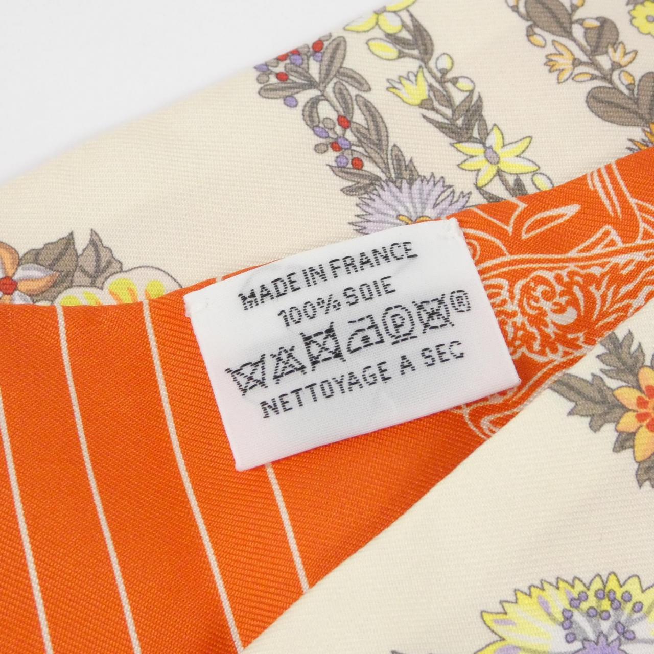 エルメス BRIDES DE GALA EN FLEURS ツイリー 064220S スカーフ