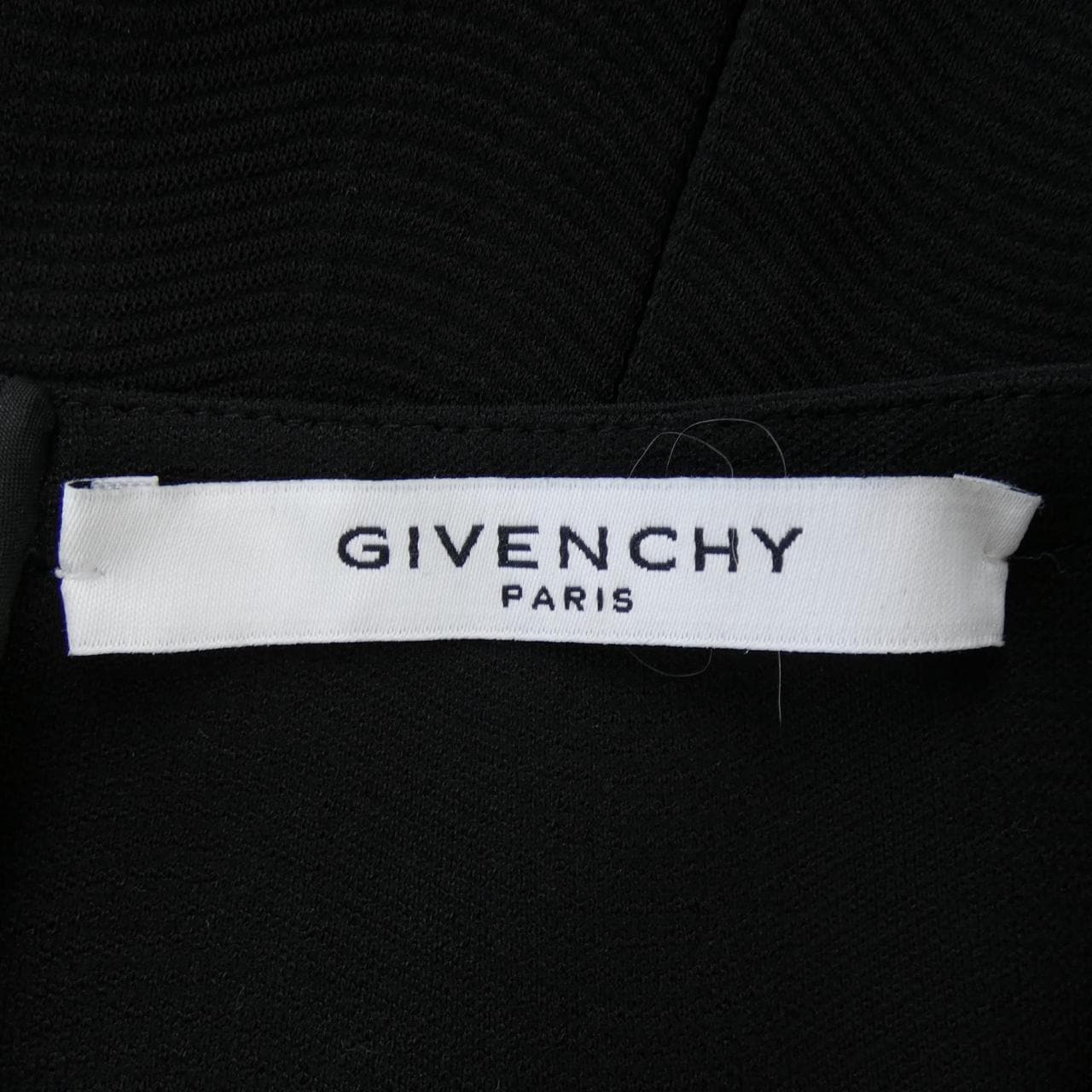 GIVENCHY上衣