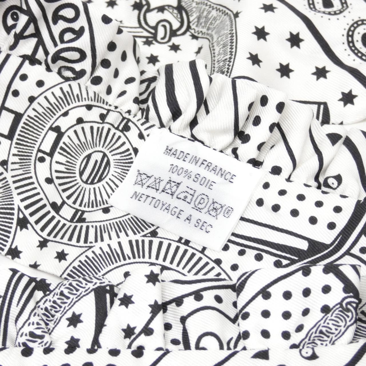 エルメス EPERON D'OR BANDANA ツイリー フリル 852978S スカーフ
