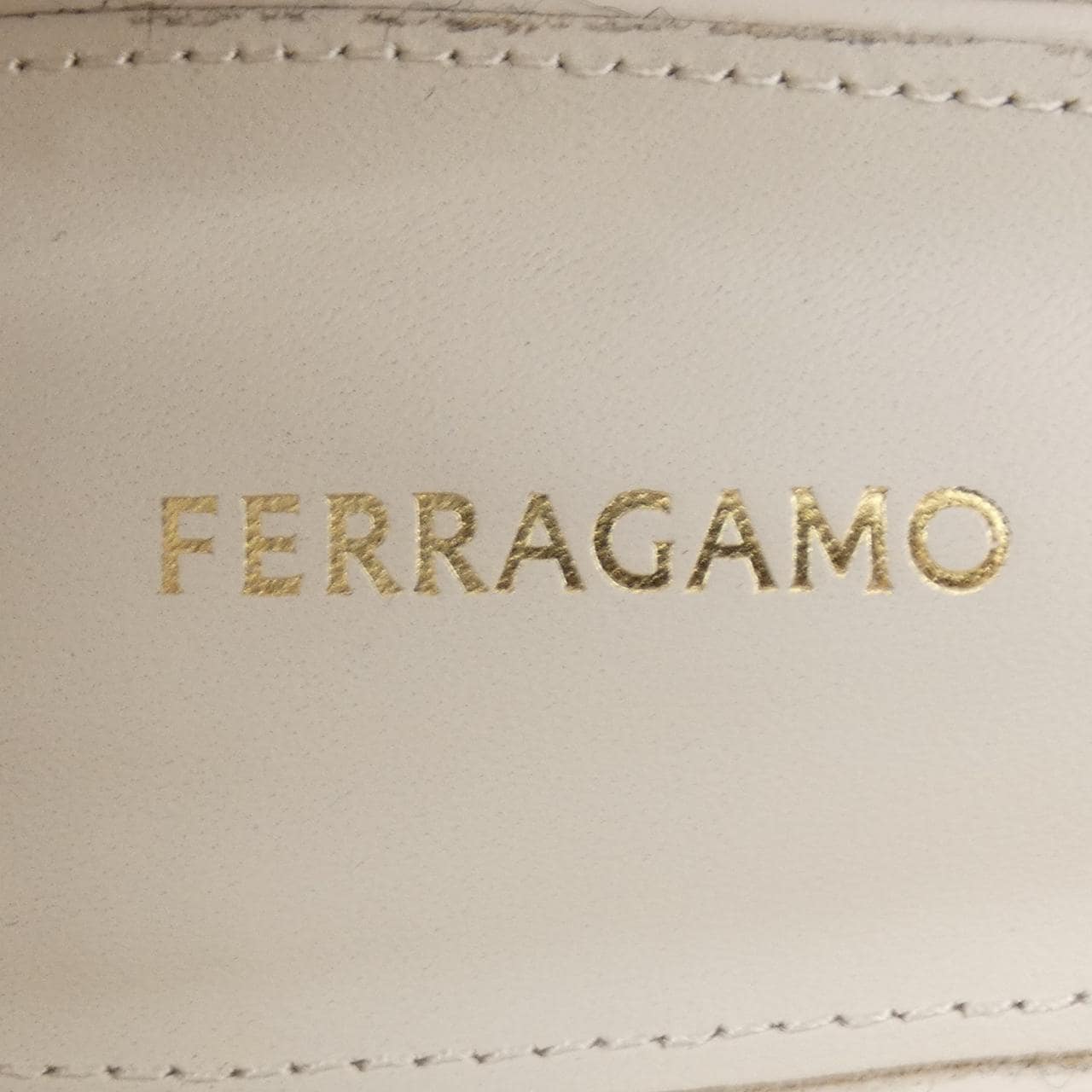 フェラガモ FERRAGAMO パンプス