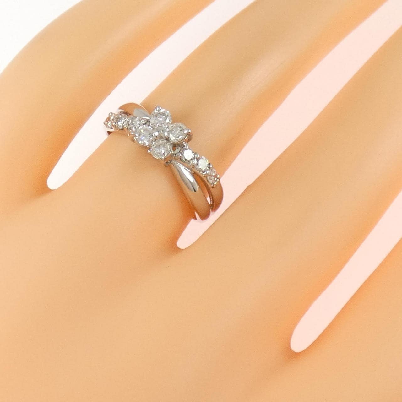 PT900 フラワー ダイヤモンド リング 0.50CT
