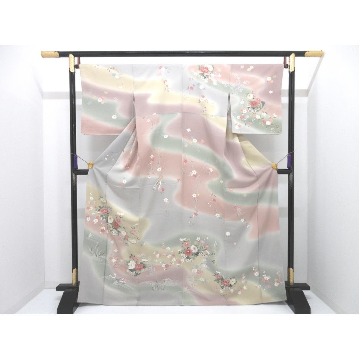 訪問着　友禅金彩加工　刺繍入り　ボカシ染