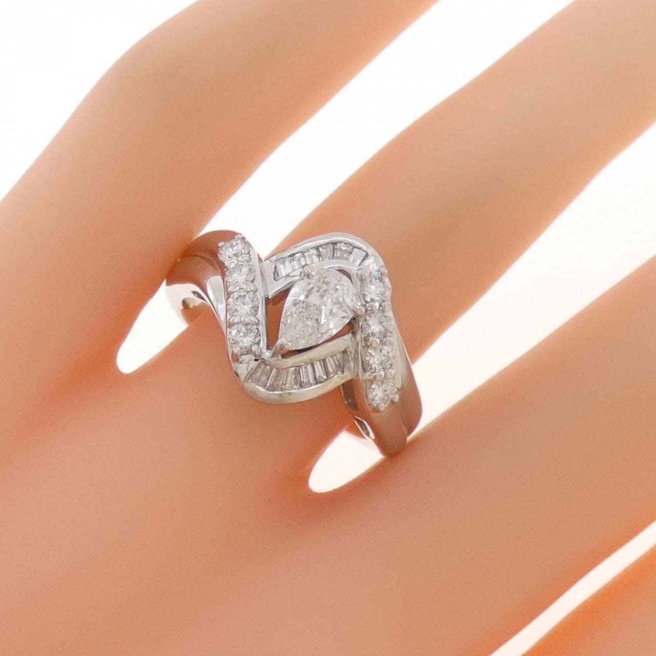 PT900 ダイヤモンド リング 0.396CT F SI2 ペアシェイプ
