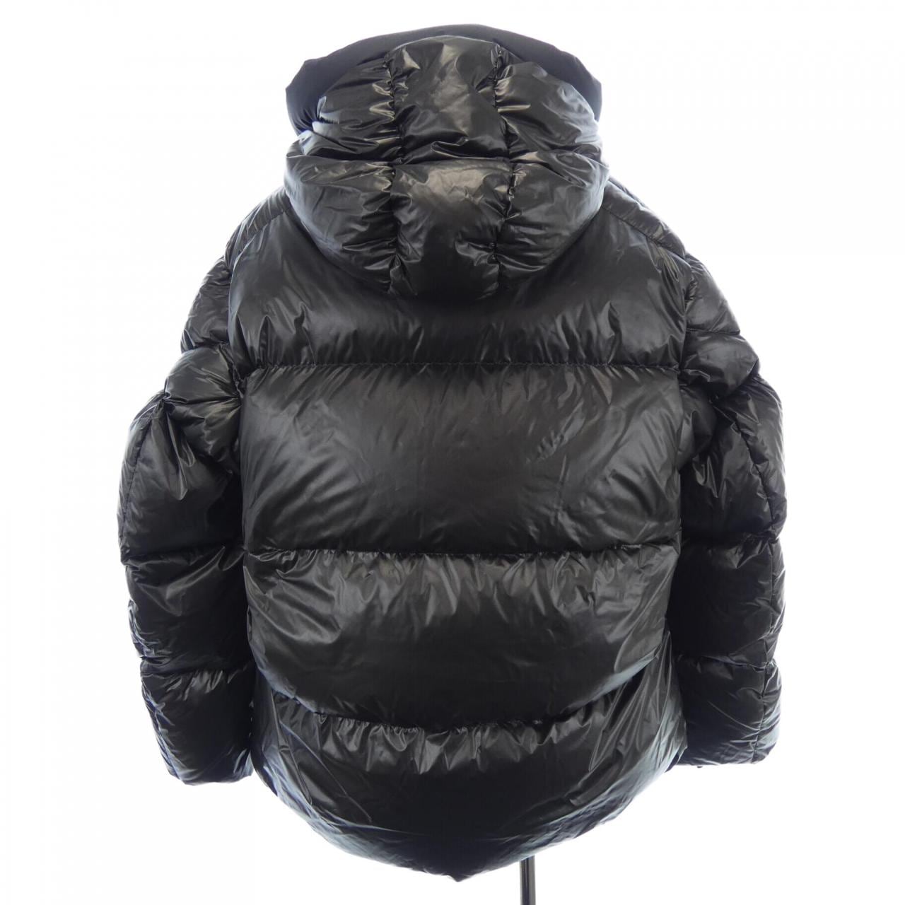 モンクレール MONCLER ダウンジャケット