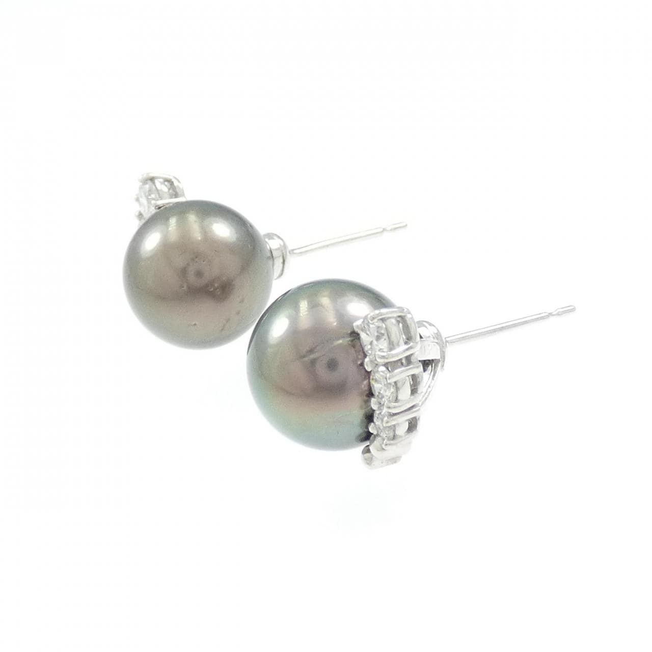 K18WG Black Pearl Earrings 10.5mm
