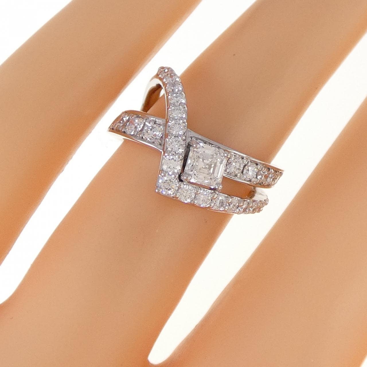 PT900 ダイヤモンド リング 1.00CT