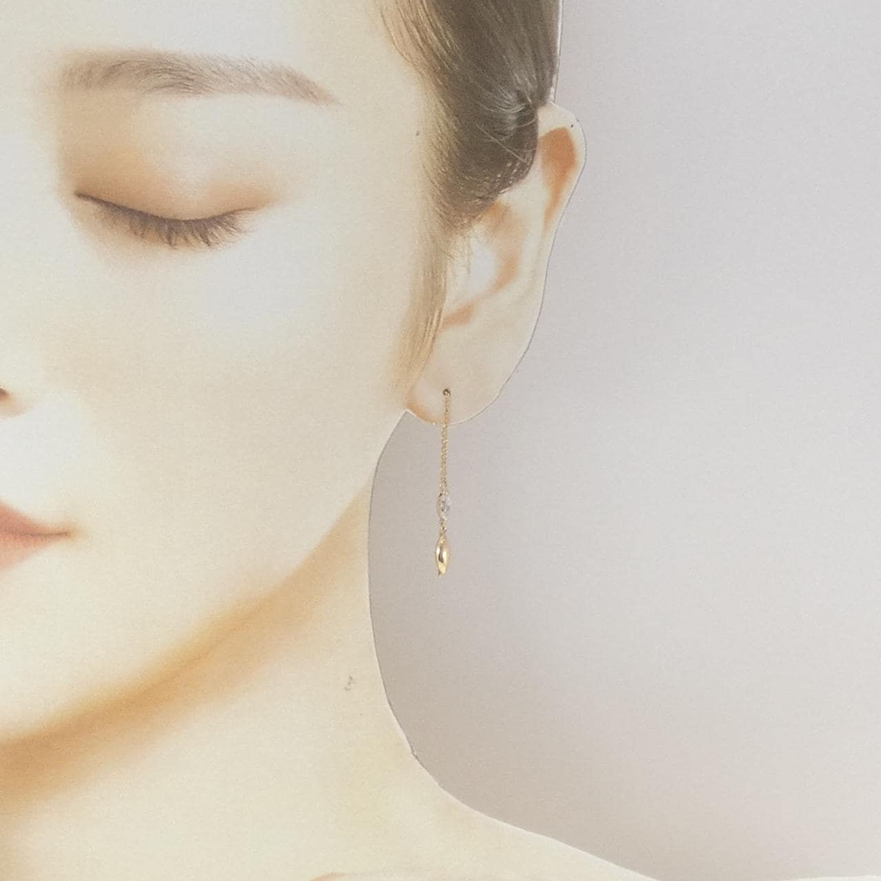 K10YG キュービック ピアス