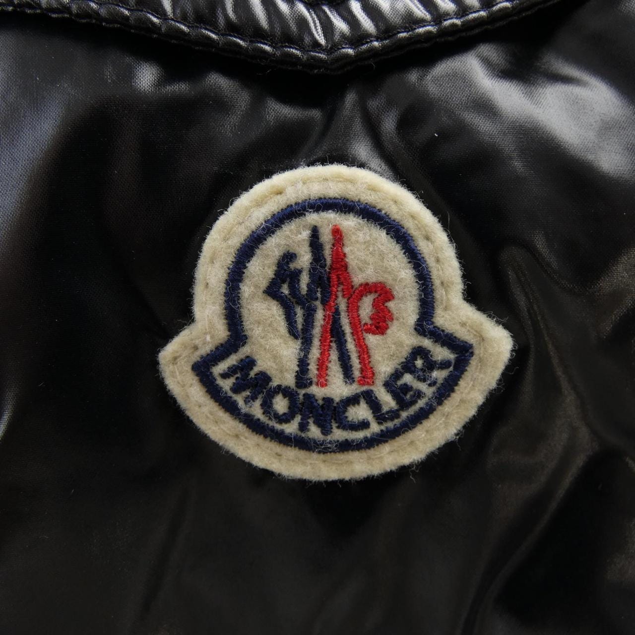 モンクレール MONCLER ダウンジャケット