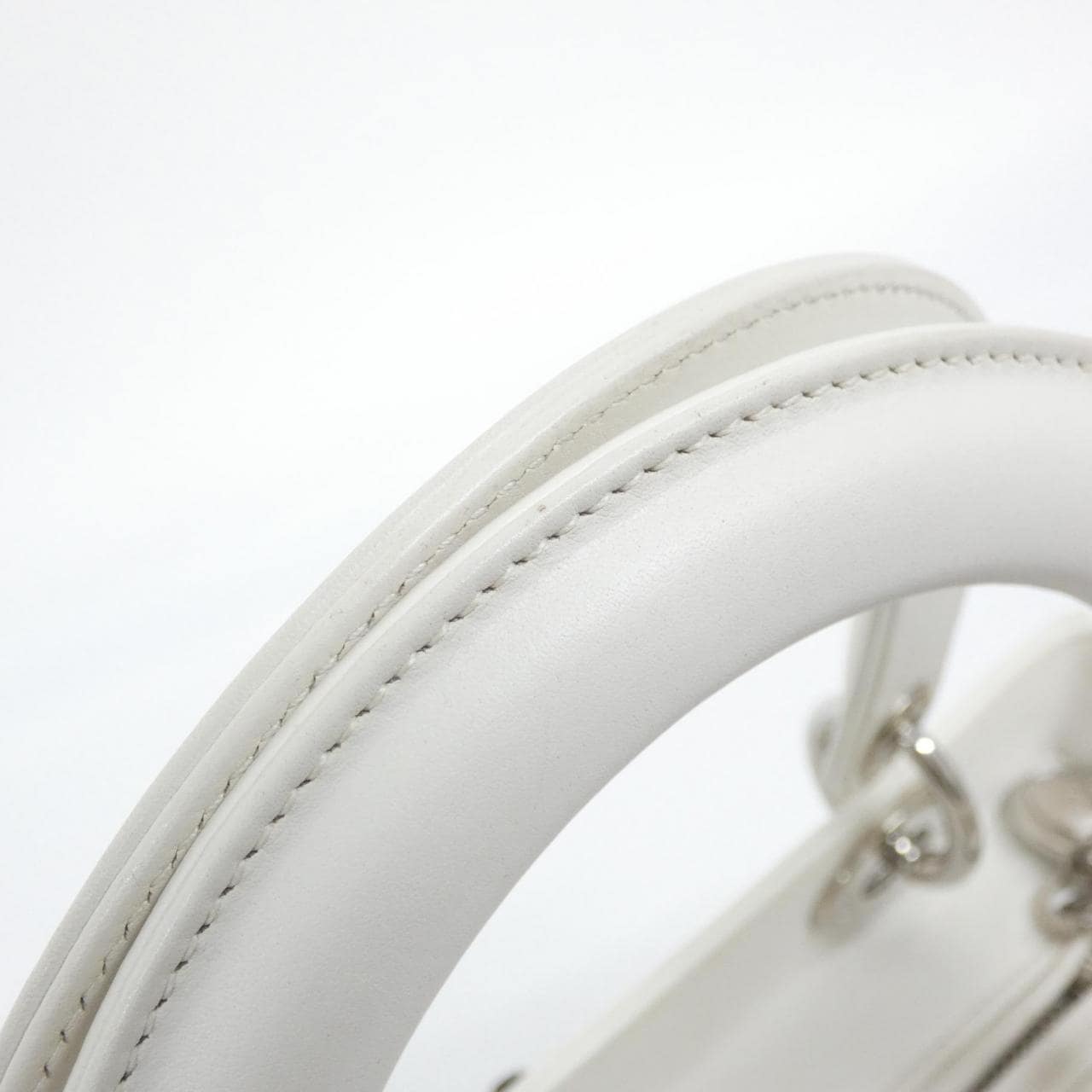 クリスチャンディオール レディ ディオール ミディアム M0550PRPS バッグ