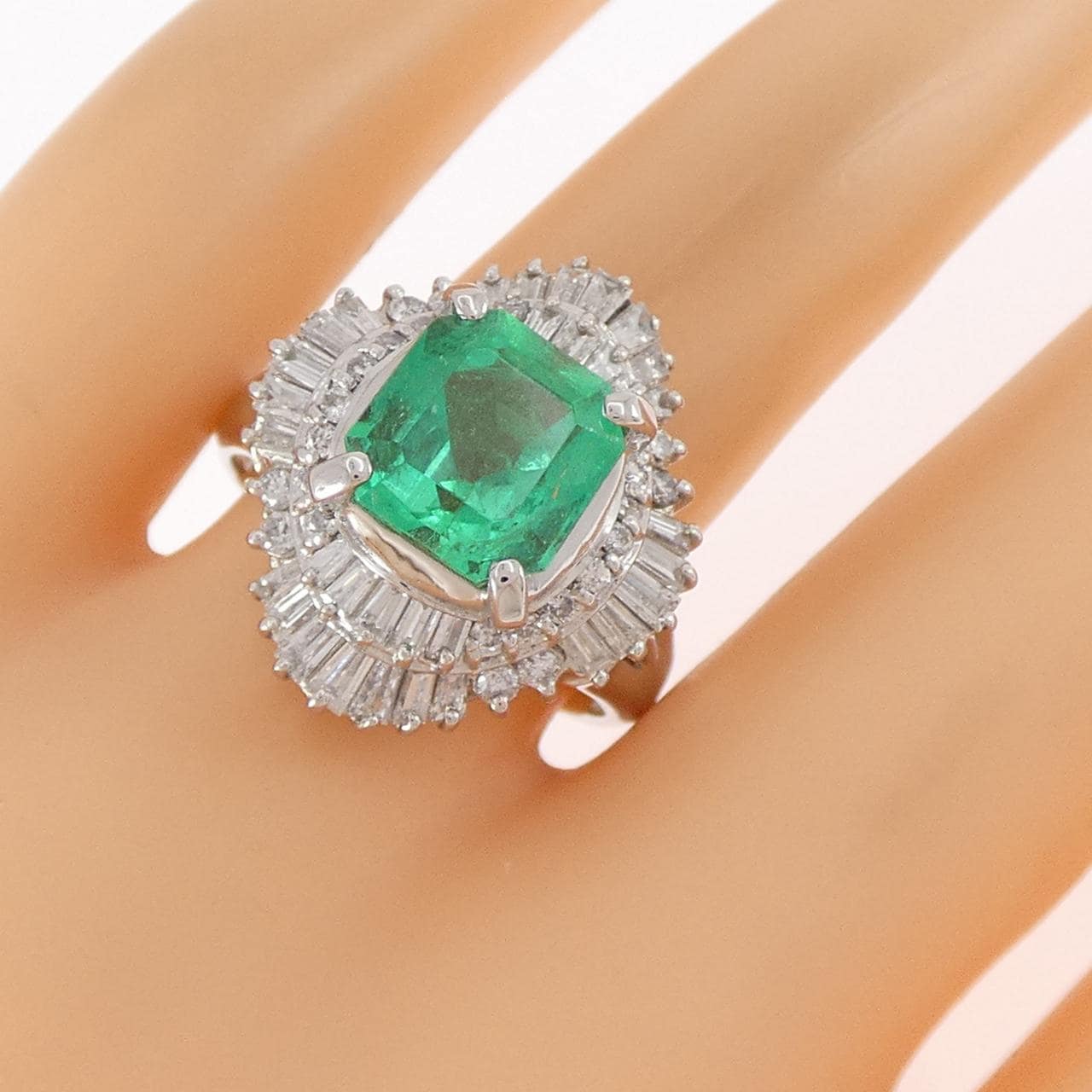 PT900 エメラルド リング 3.09CT