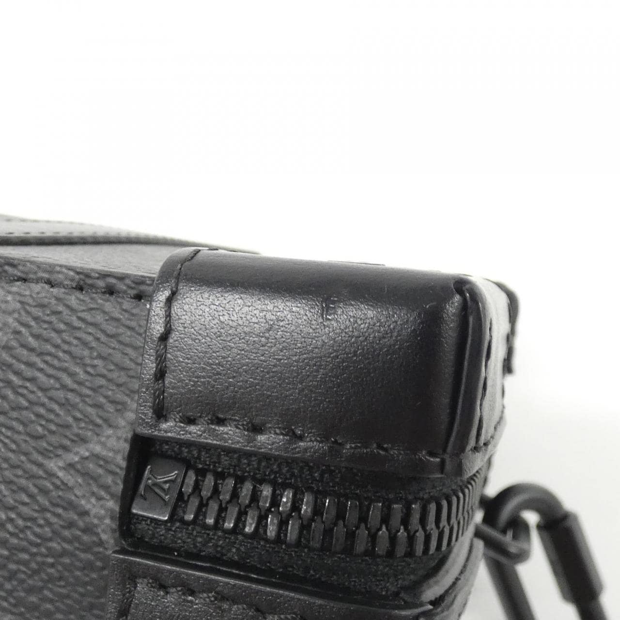 LOUIS VUITTON Monogram Eclipse 軟行李箱 M69838 單肩包