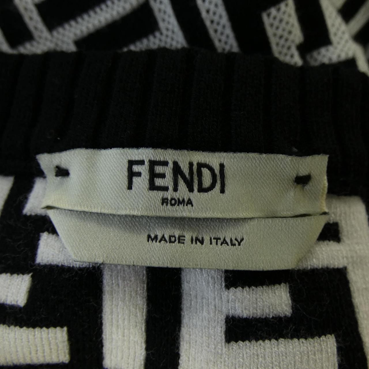 フェンディ FENDI FZY675 A1DS トップス