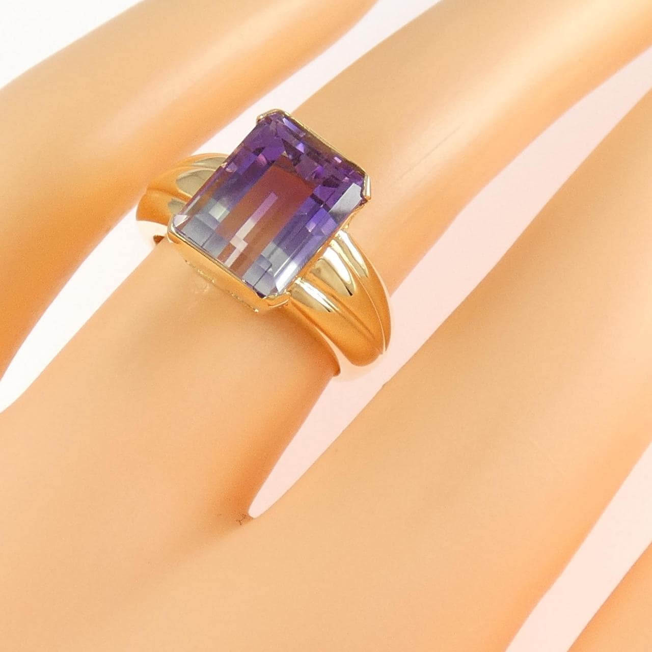 K18YG クオーツ リング 3.59CT