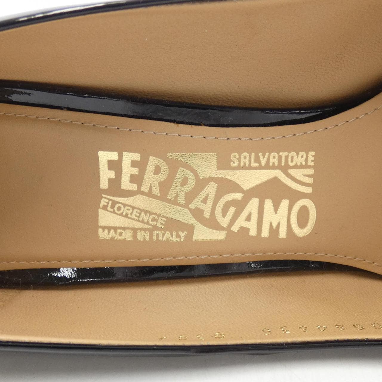 サルヴァトーレフェラガモ SALVATORE FERRAGAMO パンプス