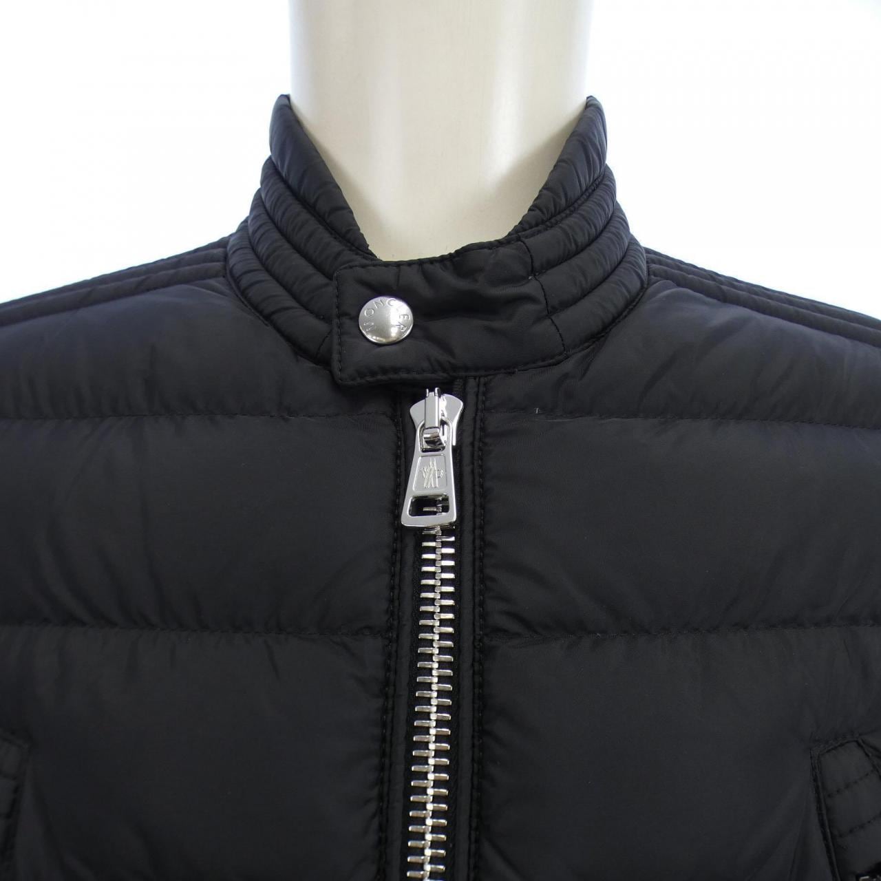 モンクレール MONCLER ダウンジャケット