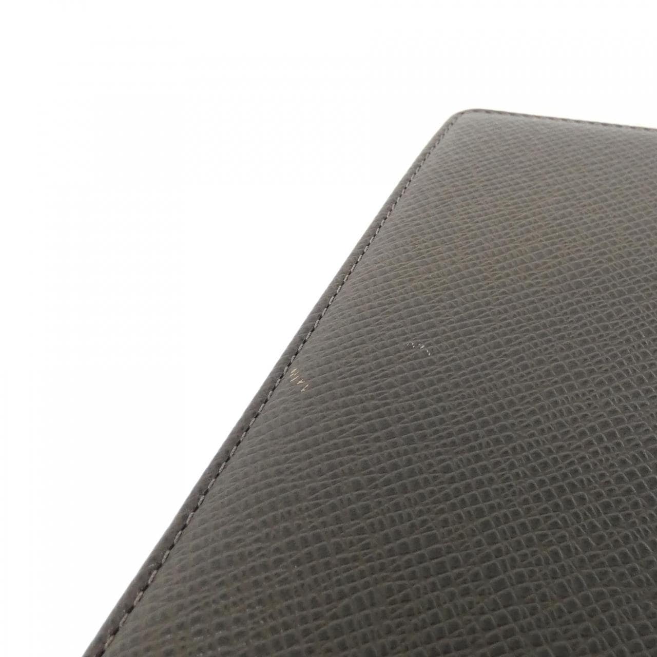 LOUIS VUITTON Taiga Portefeuille Brazza M32578 钱包