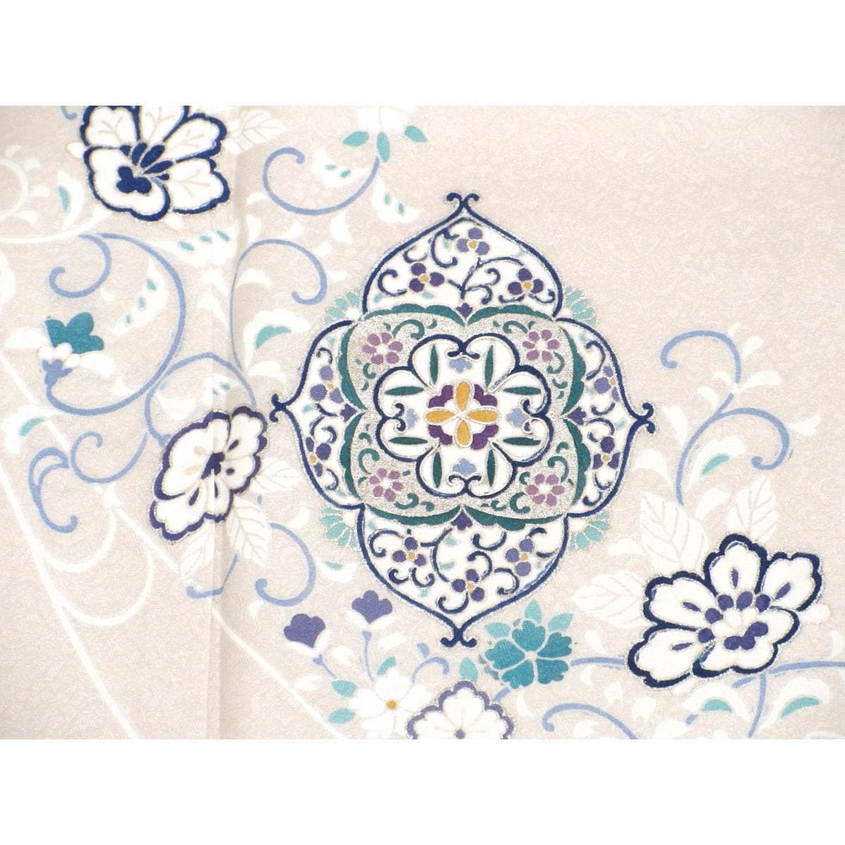【未使用品】訪問着　友禅銀彩加工　刺繍入り