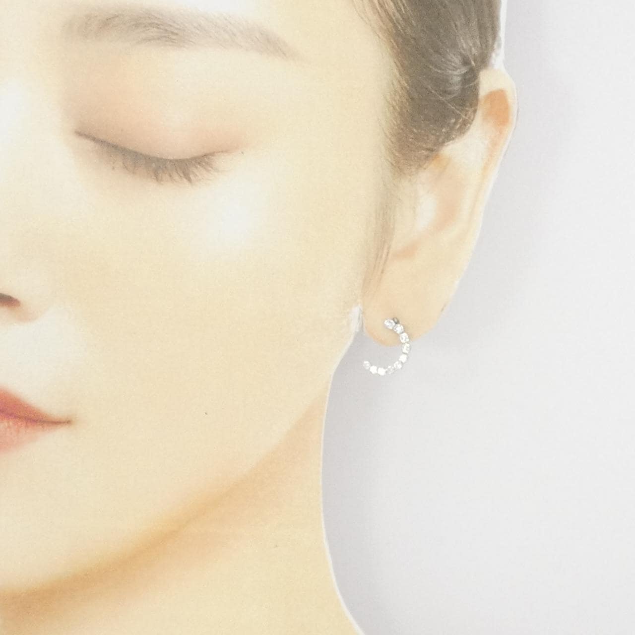 18KWG/K18WG Diamond earrings