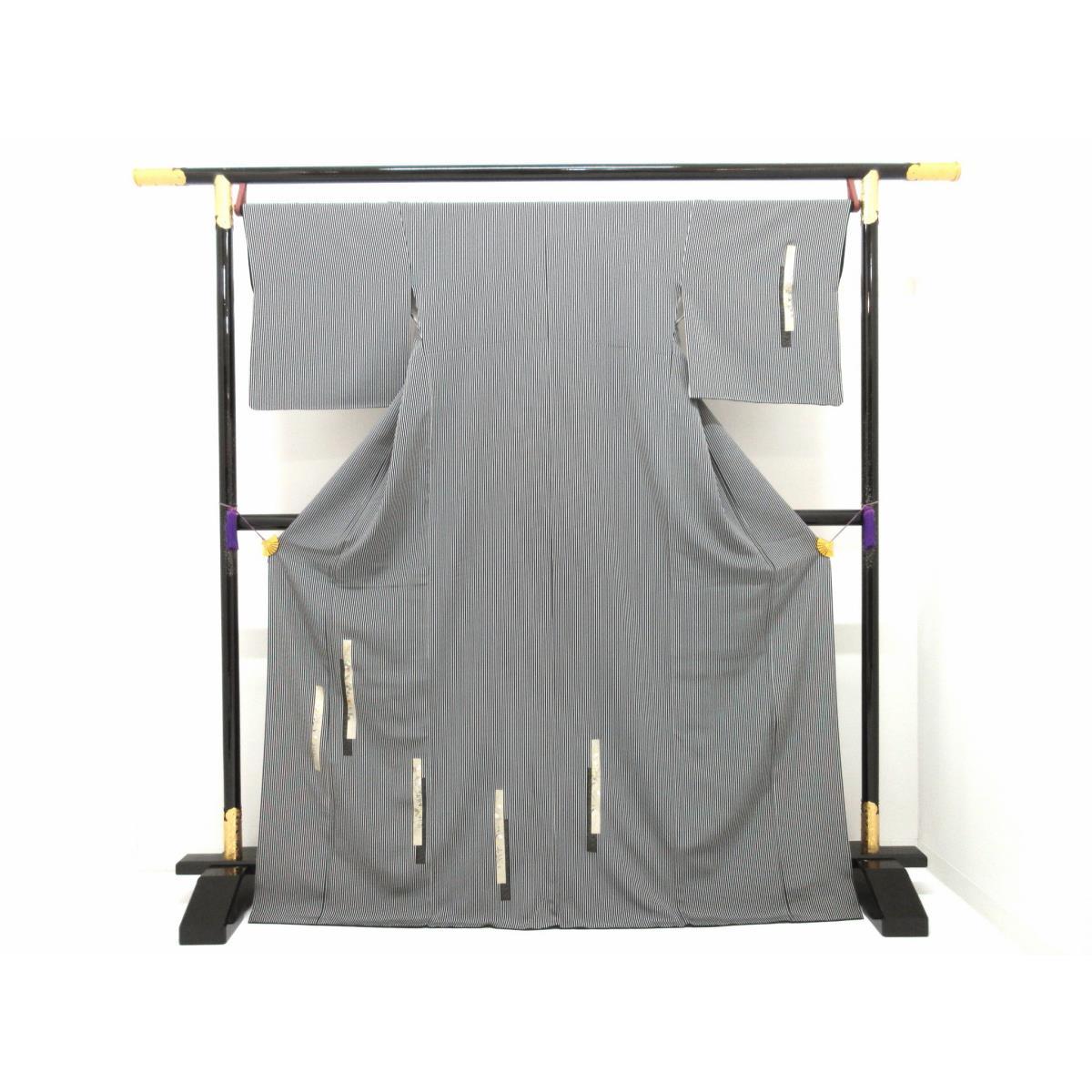 穿著友禪金彩繡花