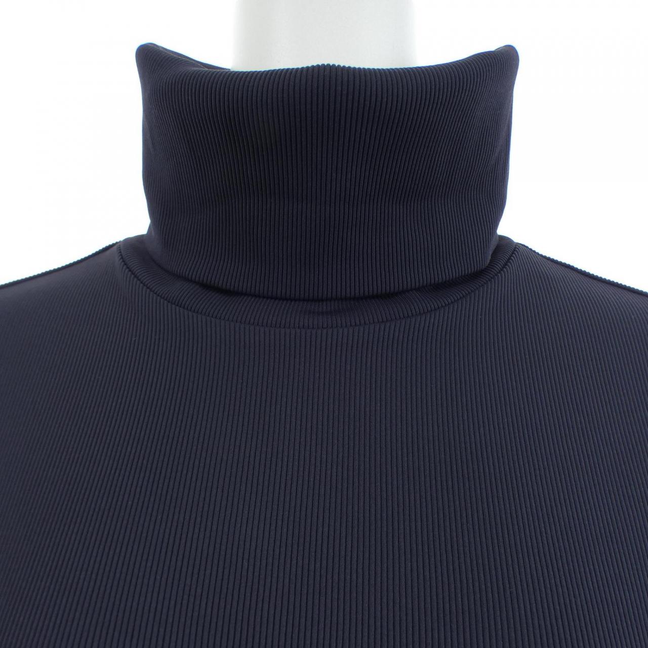 シェルボ CHERVO トップス