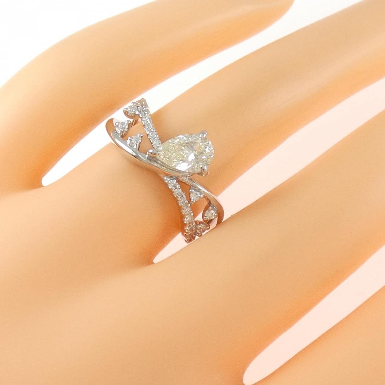 PT900 Diamond Ring 0.816CT