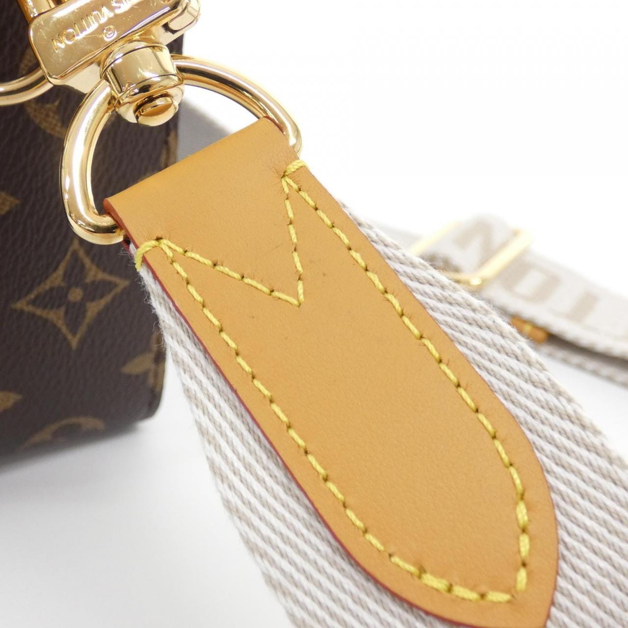 LOUIS VUITTON Monogram條紋（LV Squared）三重郵差包 M45965 單肩包