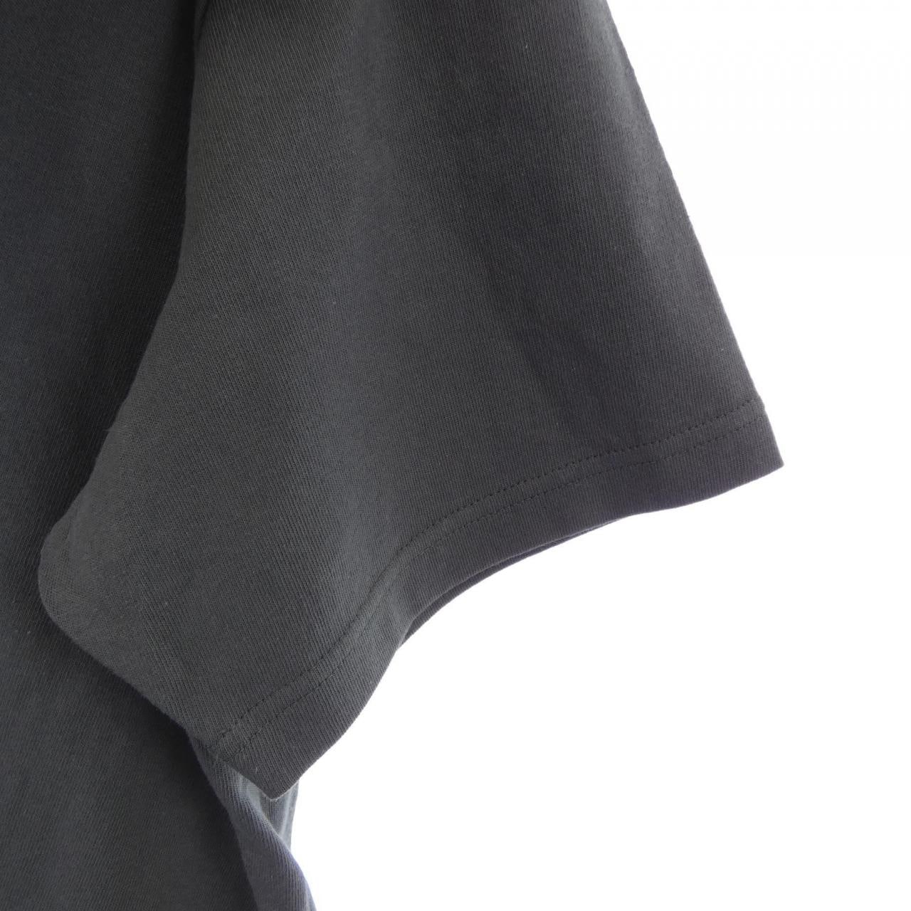 サカイ SACAI GEOFF MCFETRIDGE EMBROIDERY 26-01126S UNISEX Tシャツ