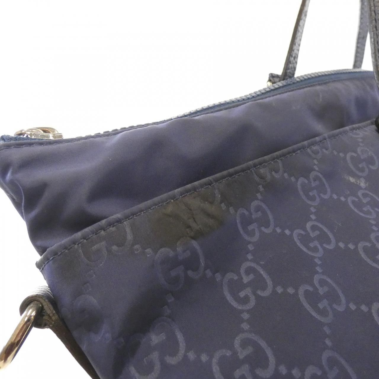 グッチ 387068 KQF1N バッグ