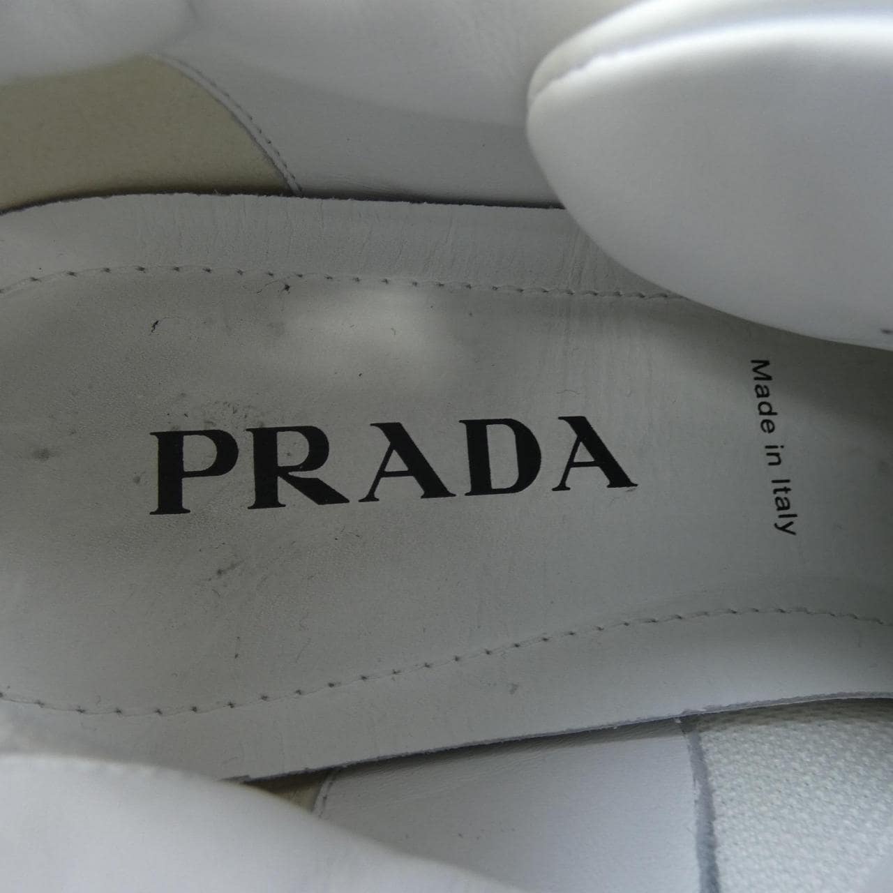 プラダ PRADA ダウンタウン トライアングルロゴ 2EE364 スニーカー