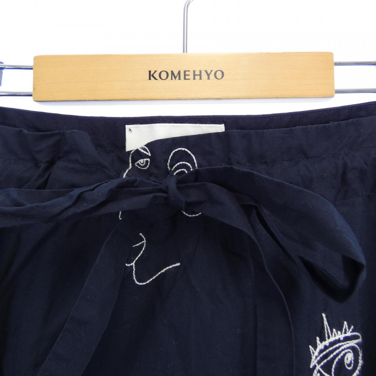 MR.LARKIN スカート