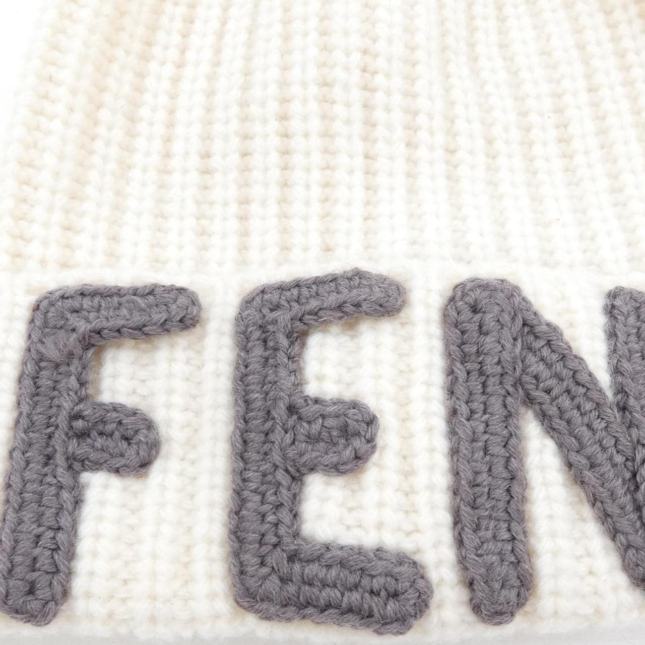 フェンディ FENDI FXQ900 AIX0 ニットキャップ