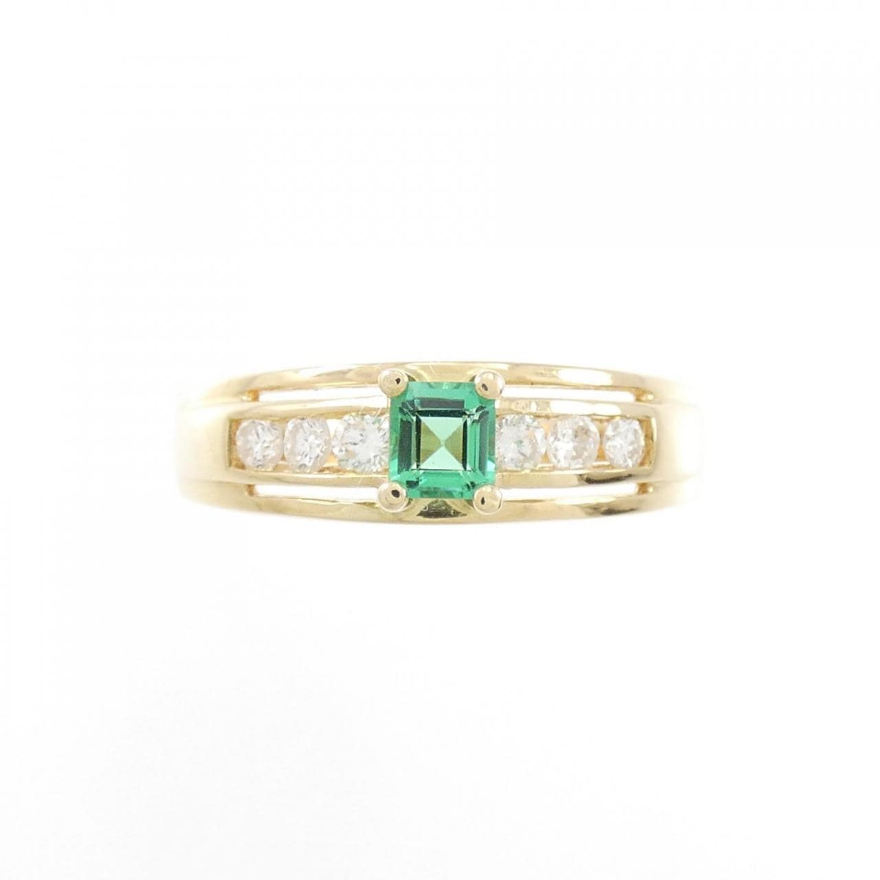 750YG emerald ring