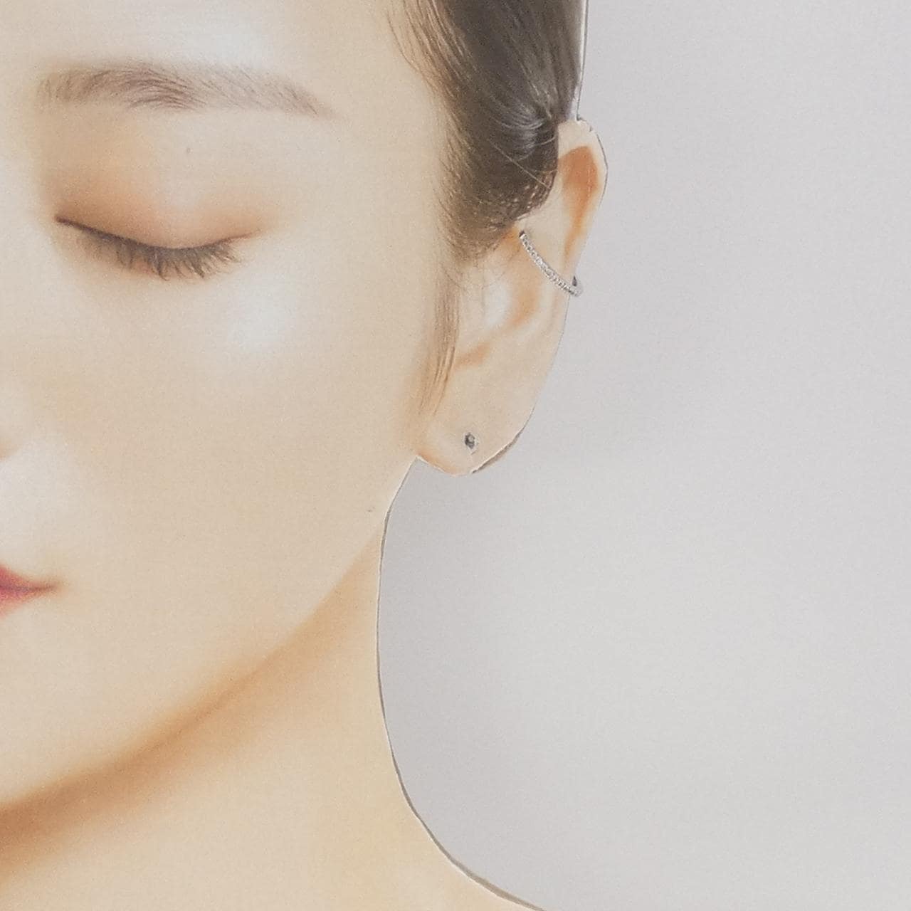 ヒロタカ ゴサマー イヤーカフ 0.07CT 片耳