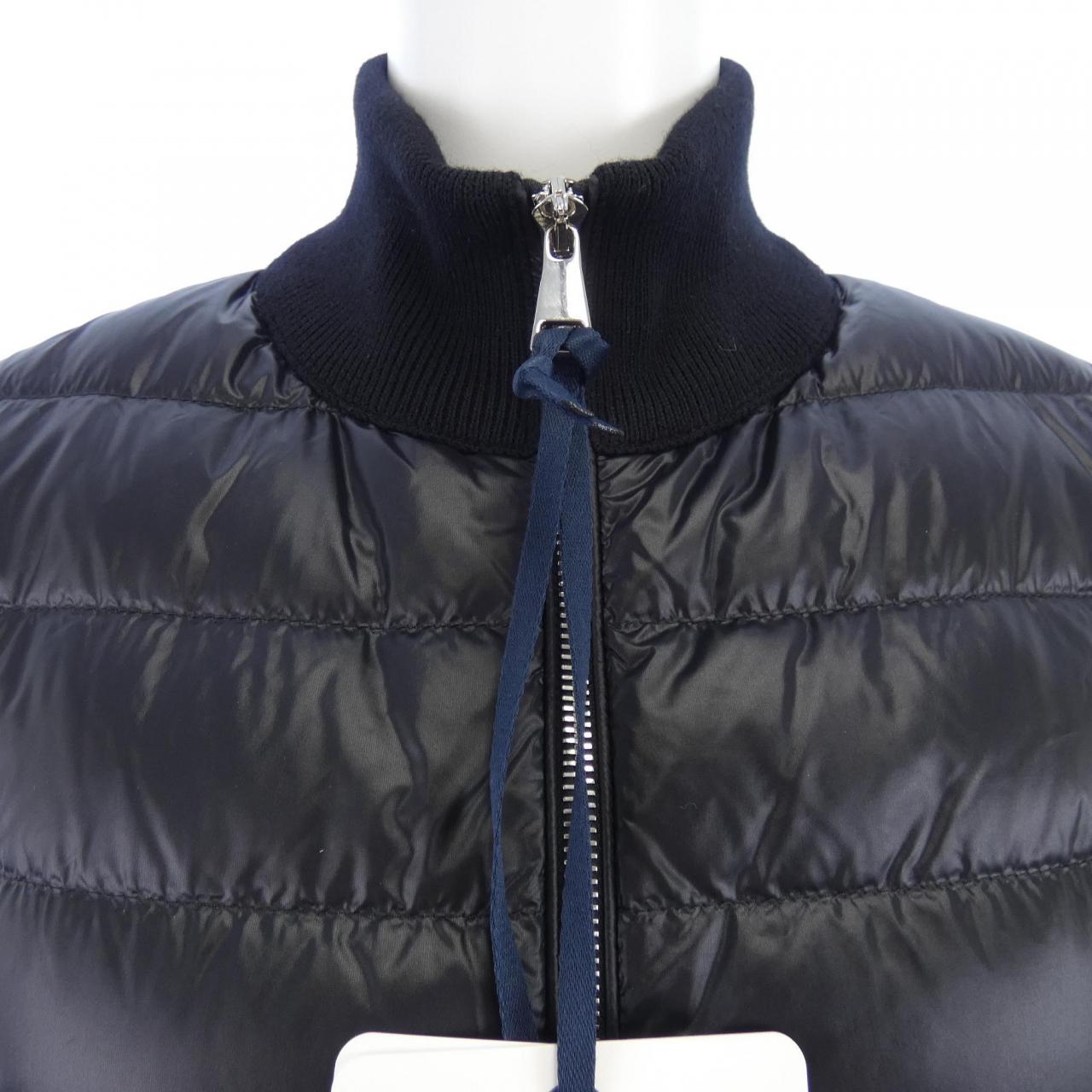 【新品】モンクレール MONCLER K20939B00023 ダウンジャケット