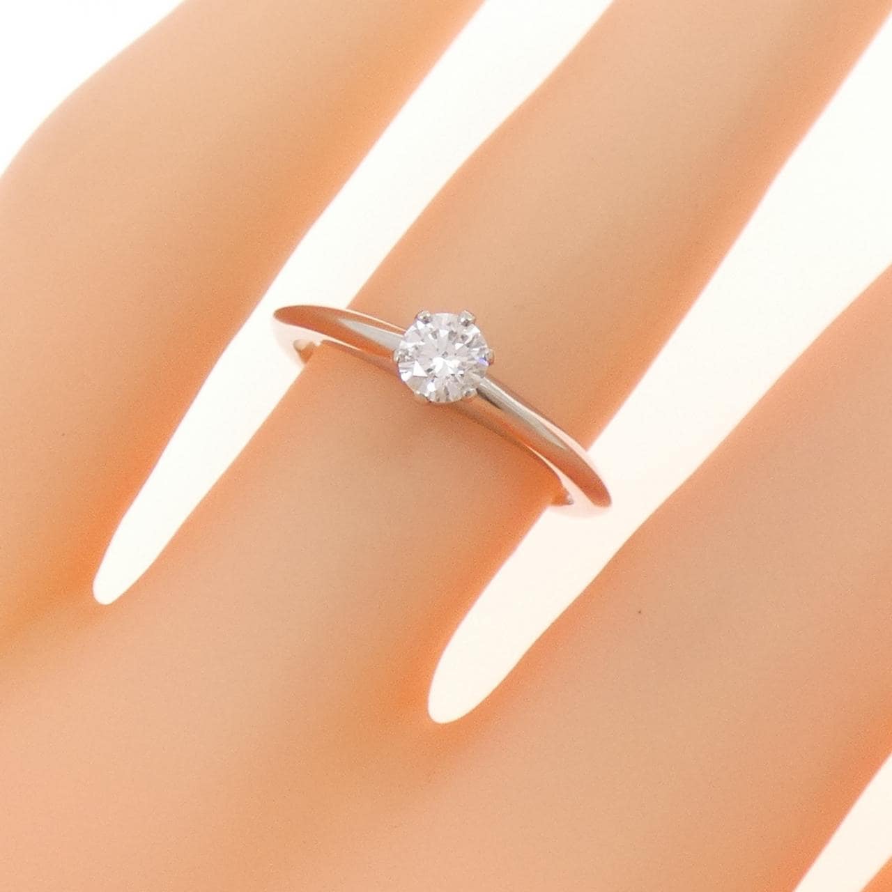 ティファニー クラシックソリティア リング 0.22CT E VVS1 EXT