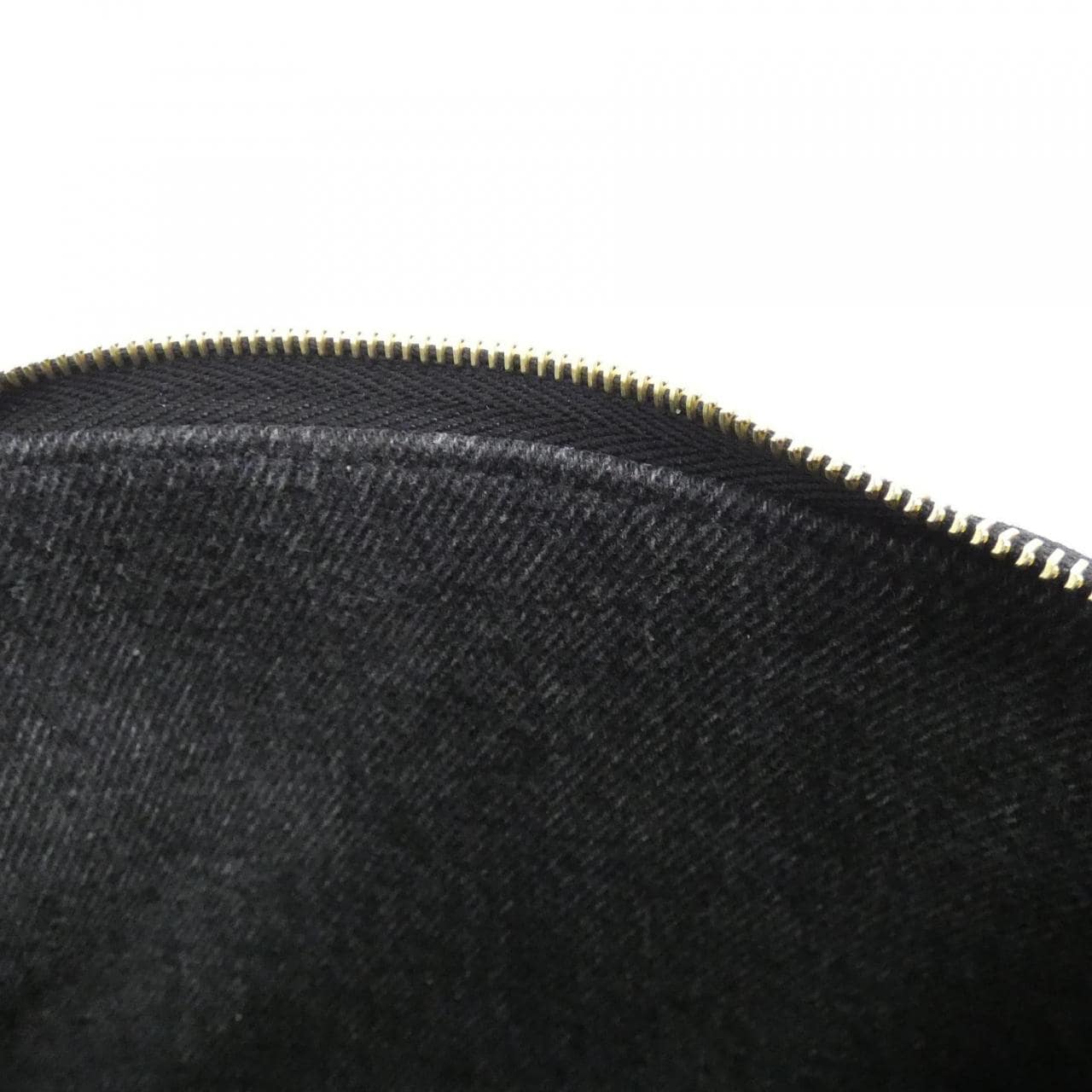 セリーヌ チェーン クラッチ キュイル トリオンフ 10E382GV3 ショルダーバッグ