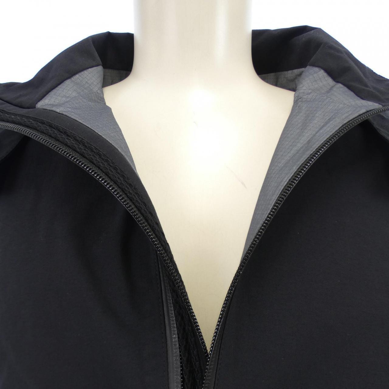 デサント DESCENTE ブルゾン