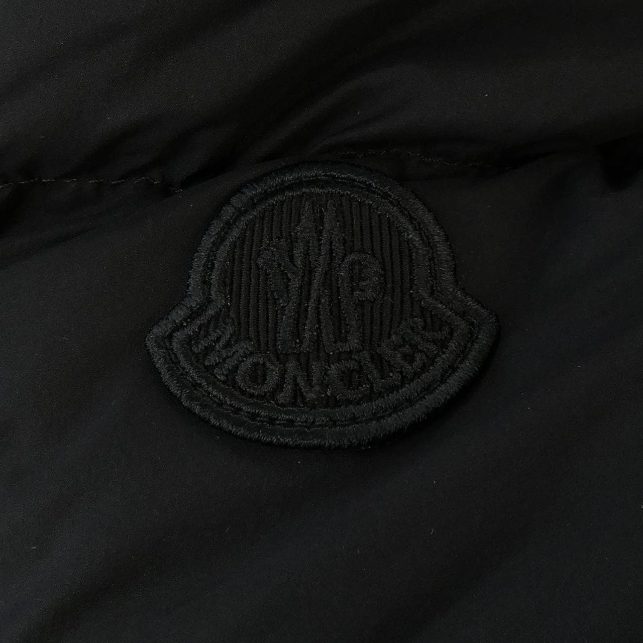 モンクレール MONCLER ダウンジャケット
