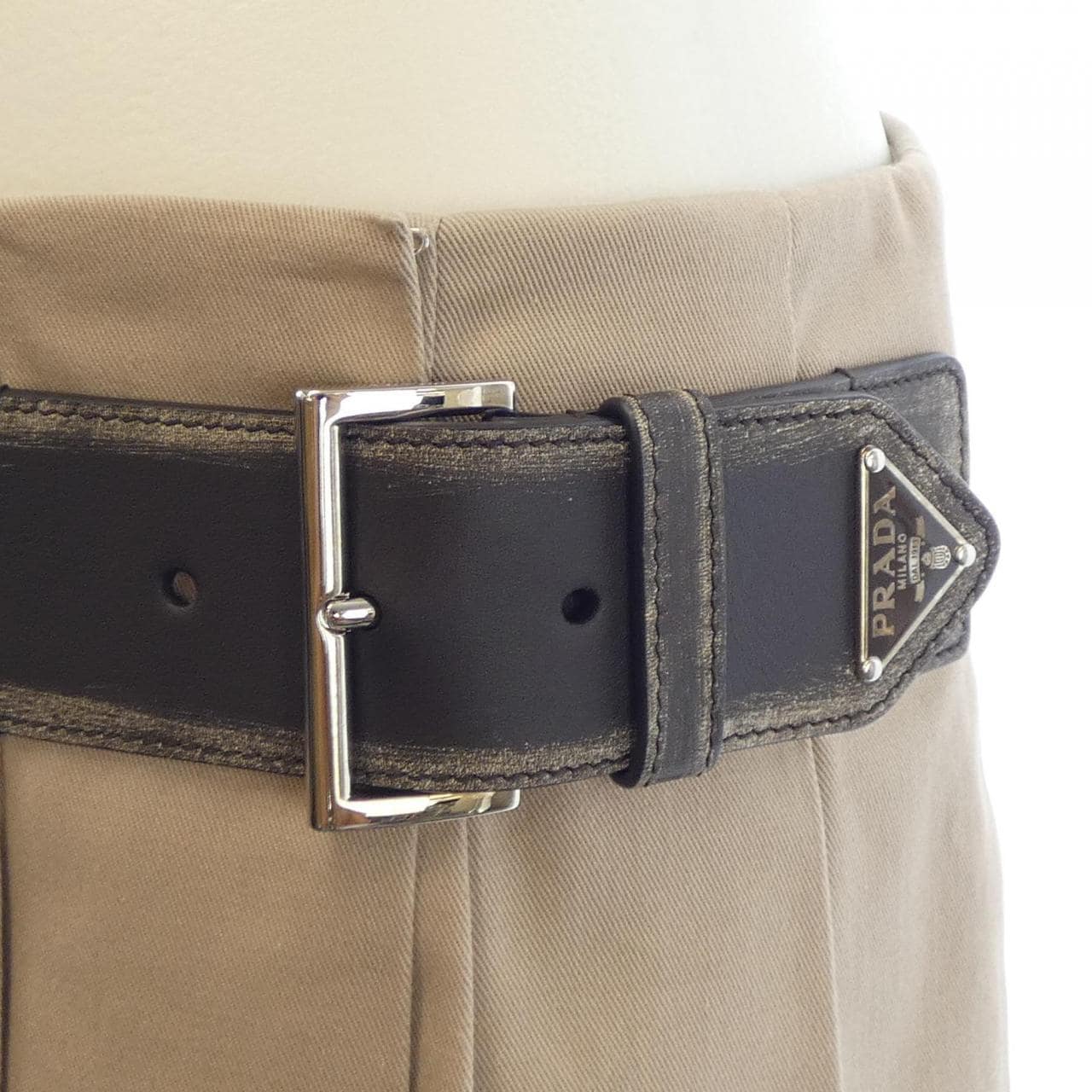 プラダ PRADA トライアングルロゴ P123UE S221 108I スカート