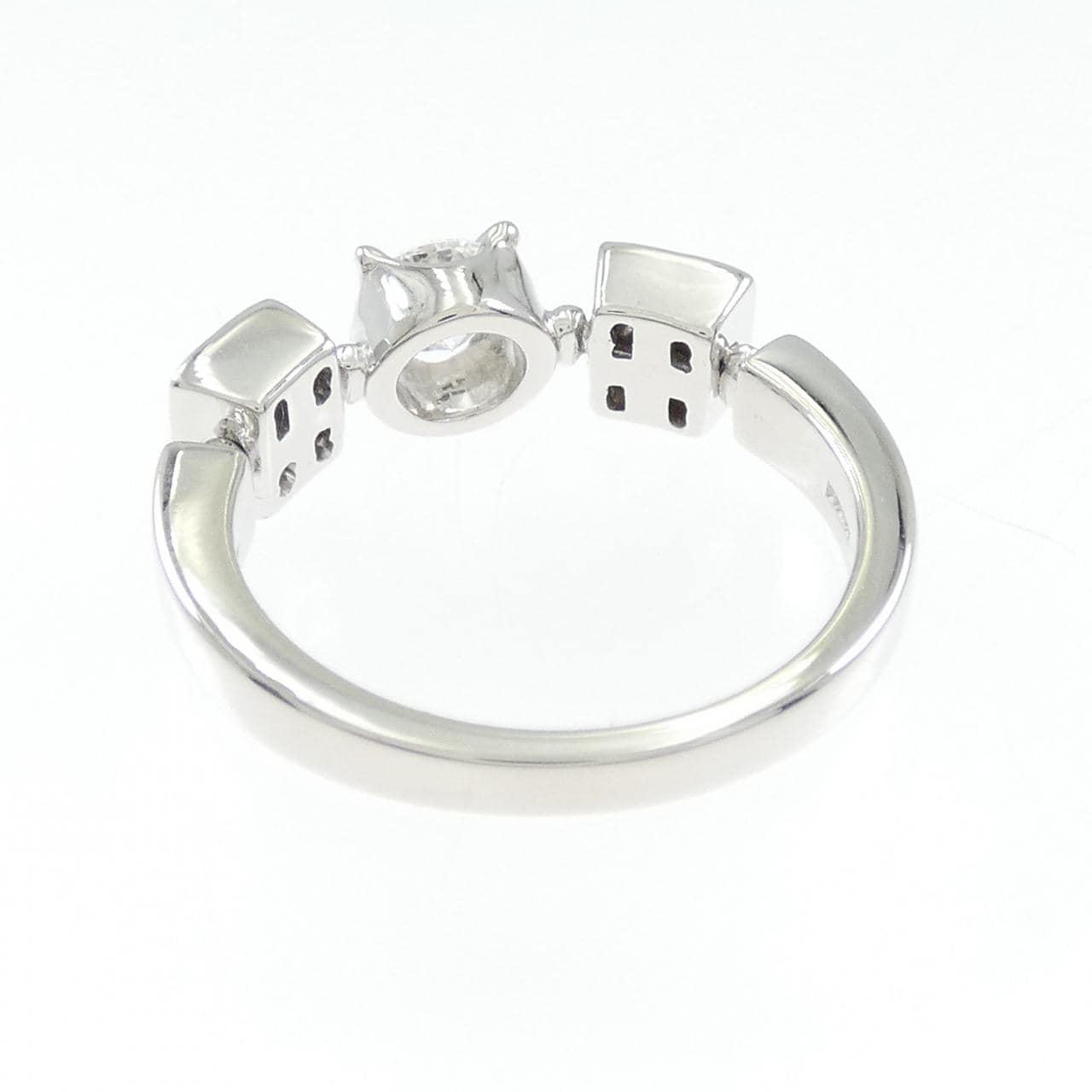 BVLGARI Lucia 戒指 0.35CT D VVS1