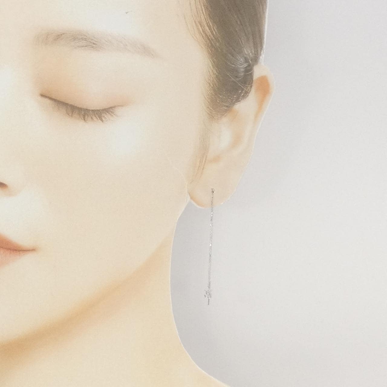 750WG Diamond earrings