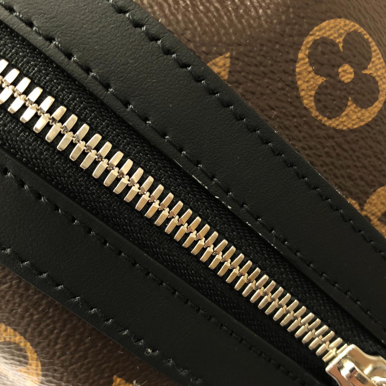 ルイヴィトン モノグラム マカサー ディスカバリー バックパック M46684 リュックサック