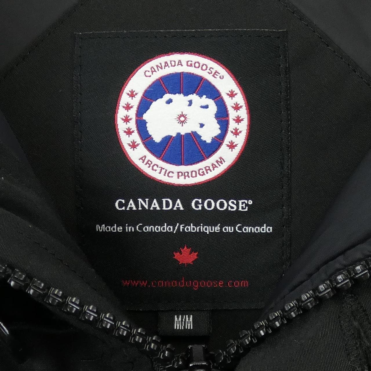 加拿大鹅CANADA GOOSE羽绒服