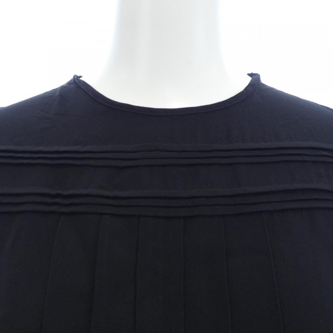 ミュウミュウ MIU MIU MT1046 E8N トップス