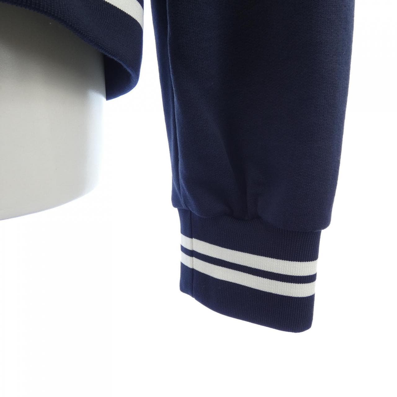 モンクレール MONCLER I20918G00011 ダウンジャケット