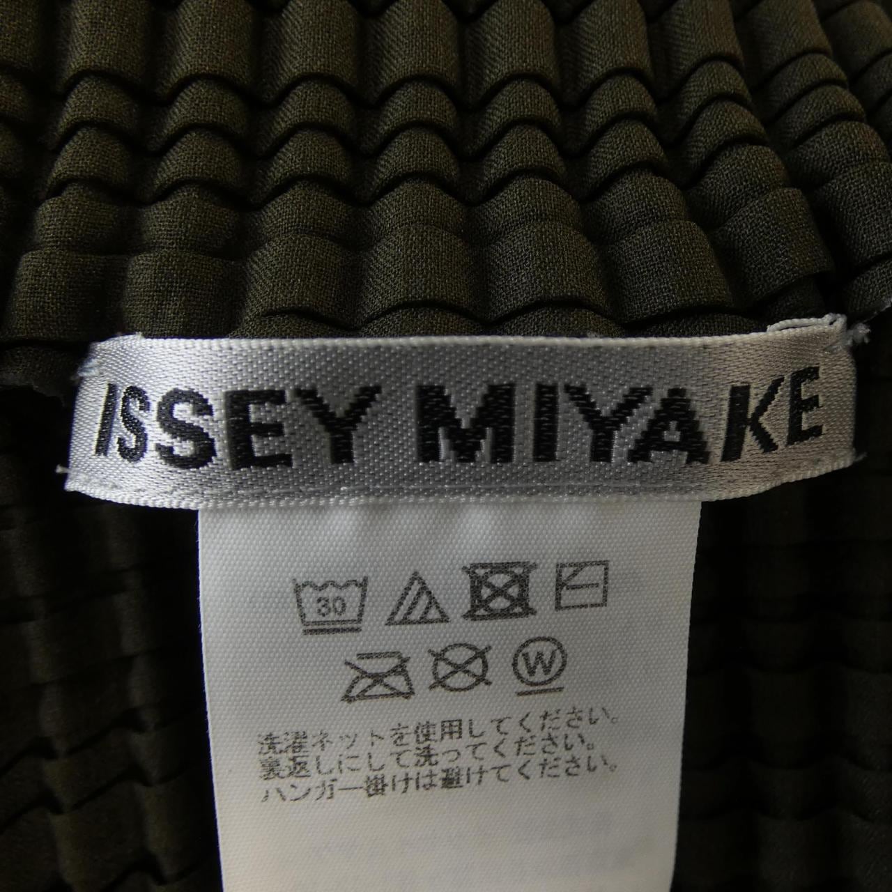 イッセイミヤケ ISSEY MIYAKE IM21FJ402 トップス